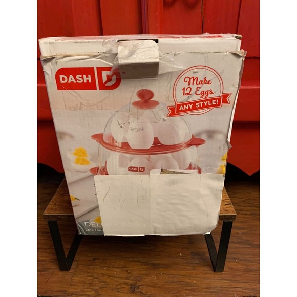 Dash Deluxe Egg Cooker for Hard Boiled Poached Scrambled 12 Eggs capacity NEW - Picture 3 of 3